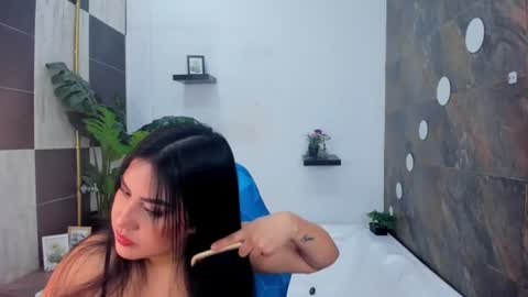 CLOE  online show from July 30, 10:49 am