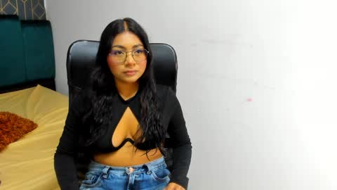 cloe_simons online show from May 20, 11:35 pm