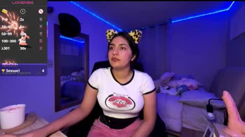 cloe small online show from October 24, 2:29 am