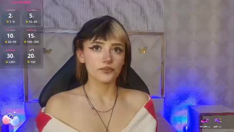 cloee_tay1 online show from July 1, 11:32 am