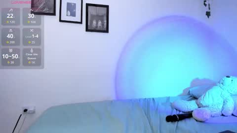 clohe_j online show from November 19, 4:34 am