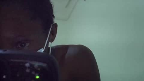 Ella online show from April 9, 8:03 pm