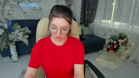 Molly online show from June 21, 8:29 am