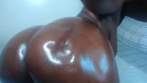 cocoa_devine online show from July 3, 11:27 am