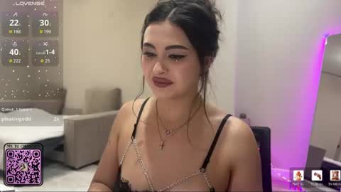 Yumi online show from August 8, 11:35 pm