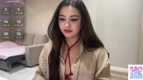 Yumi online show from July 5, 10:15 pm