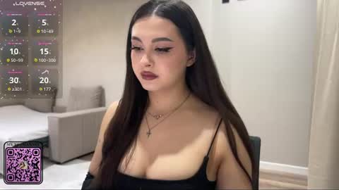 Yumi online show from July 14, 10:25 pm