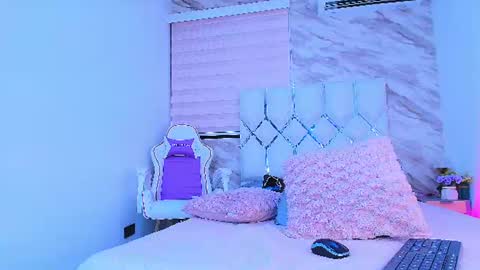 colett online show from July 29, 11:54 am