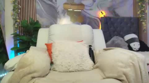 Ariane... online show from August 3, 11:10 pm