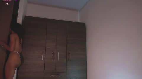   independent model online show from October 6, 1:33 am