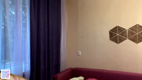 Annie online show from July 21, 4:19 pm