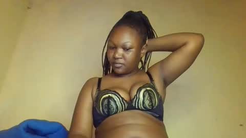 coolgirl001 online show from March 15, 5:31 am