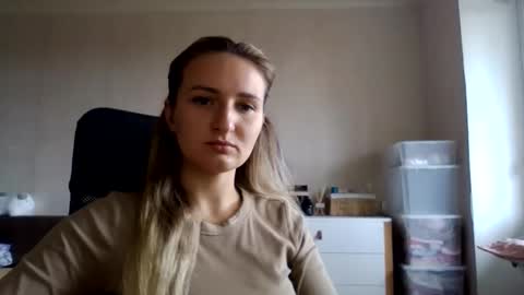 cora_fora online show from September 16, 8:00 am