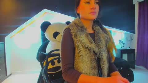 Coral  online show from March 12, 12:26 pm