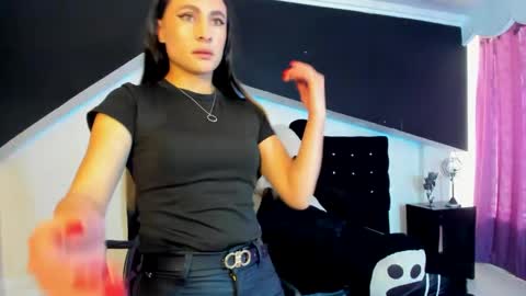 Coral  online show from March 8, 1:01 pm