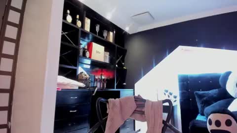 Coral  online show from July 29, 8:53 pm