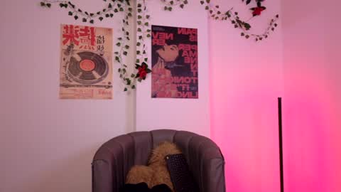 Coralie Bronson online show from June 25, 1:49 am