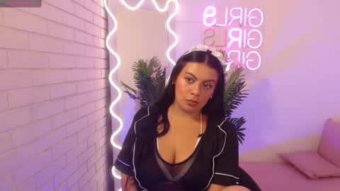 Snapshot of coraline_tay chatting on February 8, 11:44 am Carolina online show from February 8, 11:44 am