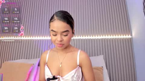 coralineross_ online show from October 2, 11:26 am