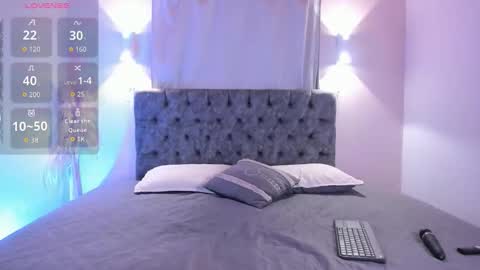 corinabrown_ online show from March 9, 11:19 pm