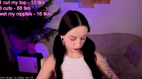 coy_emo_princess online show from July 10, 10:38 am