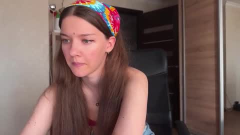 Snapshot of coyness_geneva chatting on September 13, 11:07 am Geneva online show from September 13, 11:07 am