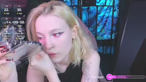 Snapshot of crackling_tati chatting on February 22, 9:10 pm Tati online show from February 22, 9:10 pm