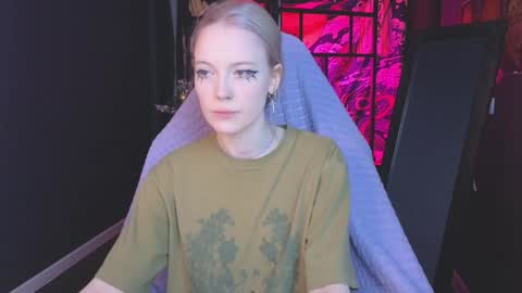 Snapshot of crackling_tati chatting on January 26, 8:34 pm Tati online show from January 26, 8:34 pm