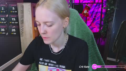 Snapshot of crackling_tati chatting on December 29, 8:58 pm Tati online show from December 29, 8:58 pm
