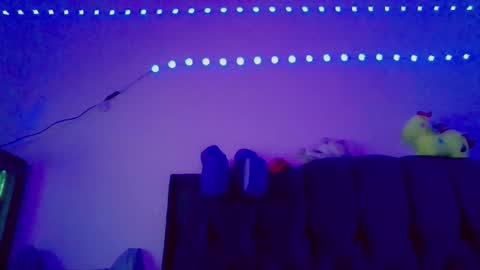 crazy_bitch3000 online show from March 14, 6:42 pm