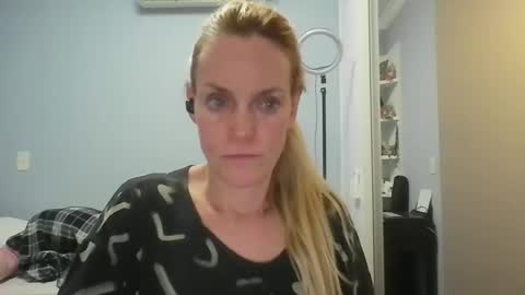 Anny online show from May 4, 12:14 am