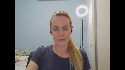 Anny online show from April 30, 8:03 pm