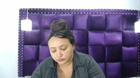Snapshot of crazyonme chatting on December 15, 2:41 am diosalinda online show from December 15, 2:41 am