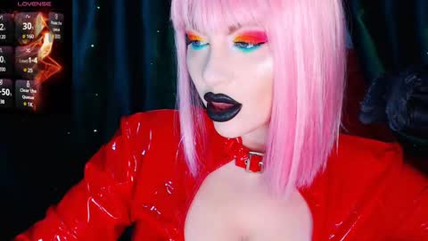 Snapshot of crazypinkyball chatting on February 5, 1:44 pm Roxy online show from February 5, 1:44 pm