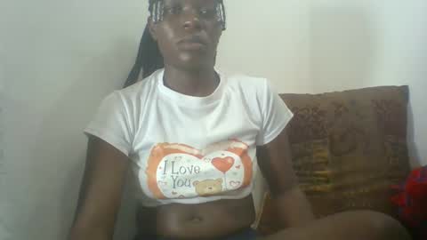 Snapshot of creamypussy15 chatting on February 3, 8:02 am MARY online show from February 3, 8:02 am