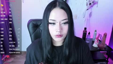 Snapshot of cristal_kosh chatting on March 12, 2:34 pm Cris online show from March 12, 2:34 pm