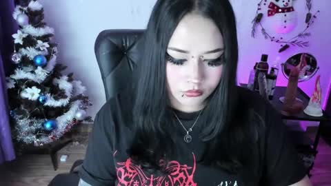 Snapshot of cristal_kosh chatting on December 26, 9:37 pm Cris online show from December 26, 9:37 pm