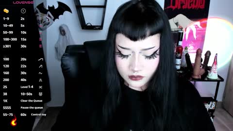 Snapshot of cristal_kosh chatting on October 27, 11:32 pm Cris online show from October 27, 11:32 pm