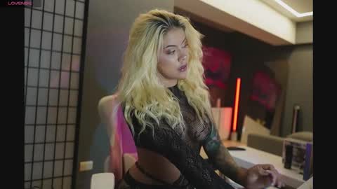 Laura online show from November 20, 5:30 am