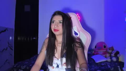  Independent Model online show from December 23, 11:36 am