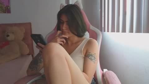 Crystal Blaze online show from November 18, 6:42 pm