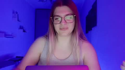 crystalblush01 online show from May 6, 8:46 pm