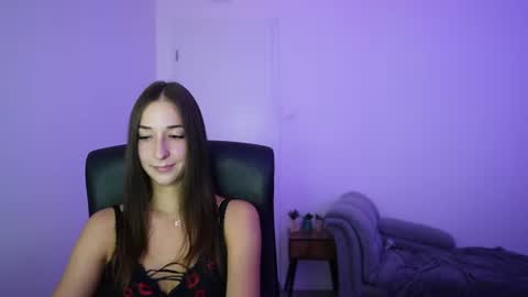 Crystalbrunette18 online show from July 3, 4:35 pm