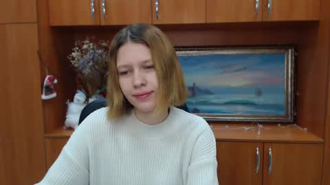 Snapshot of crystalgirl__ chatting on January 21, 7:04 am Stella online show from January 21, 7:04 am