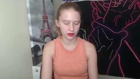 Snapshot of crystalgirl__ chatting on September 25, 12:15 pm Stella online show from September 25, 12:15 pm