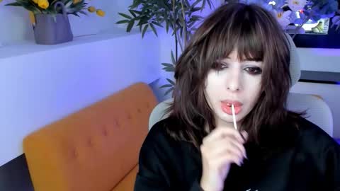 crystallbloom online show from October 10, 3:00 am