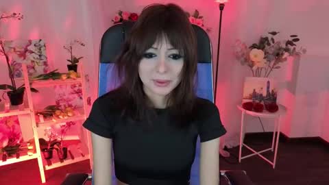 crystallbloom online show from January 15, 8:15 pm