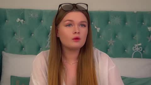 Crystal online show from December 5, 12:06 pm