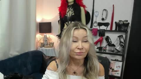 CrystalHotty online show from June 15, 4:12 am