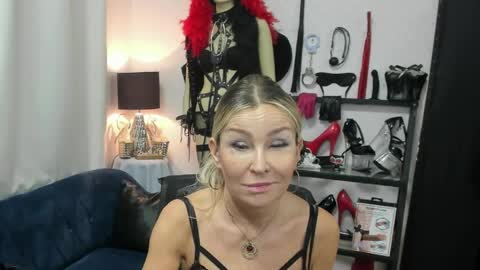 CrystalHotty online show from June 3, 5:30 am
